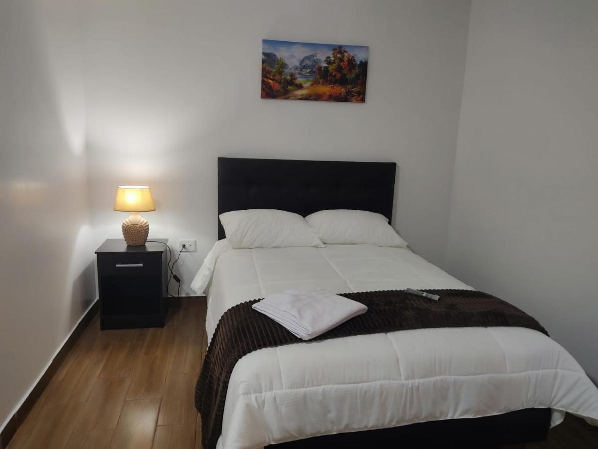 Hospedaje El Girasol Tababela 키토 외부 사진