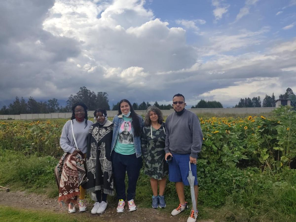 Hospedaje El Girasol Tababela 키토 외부 사진