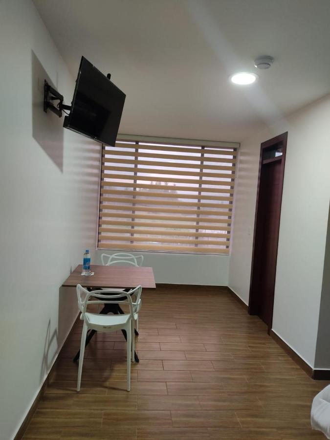 Hospedaje El Girasol Tababela 키토 외부 사진